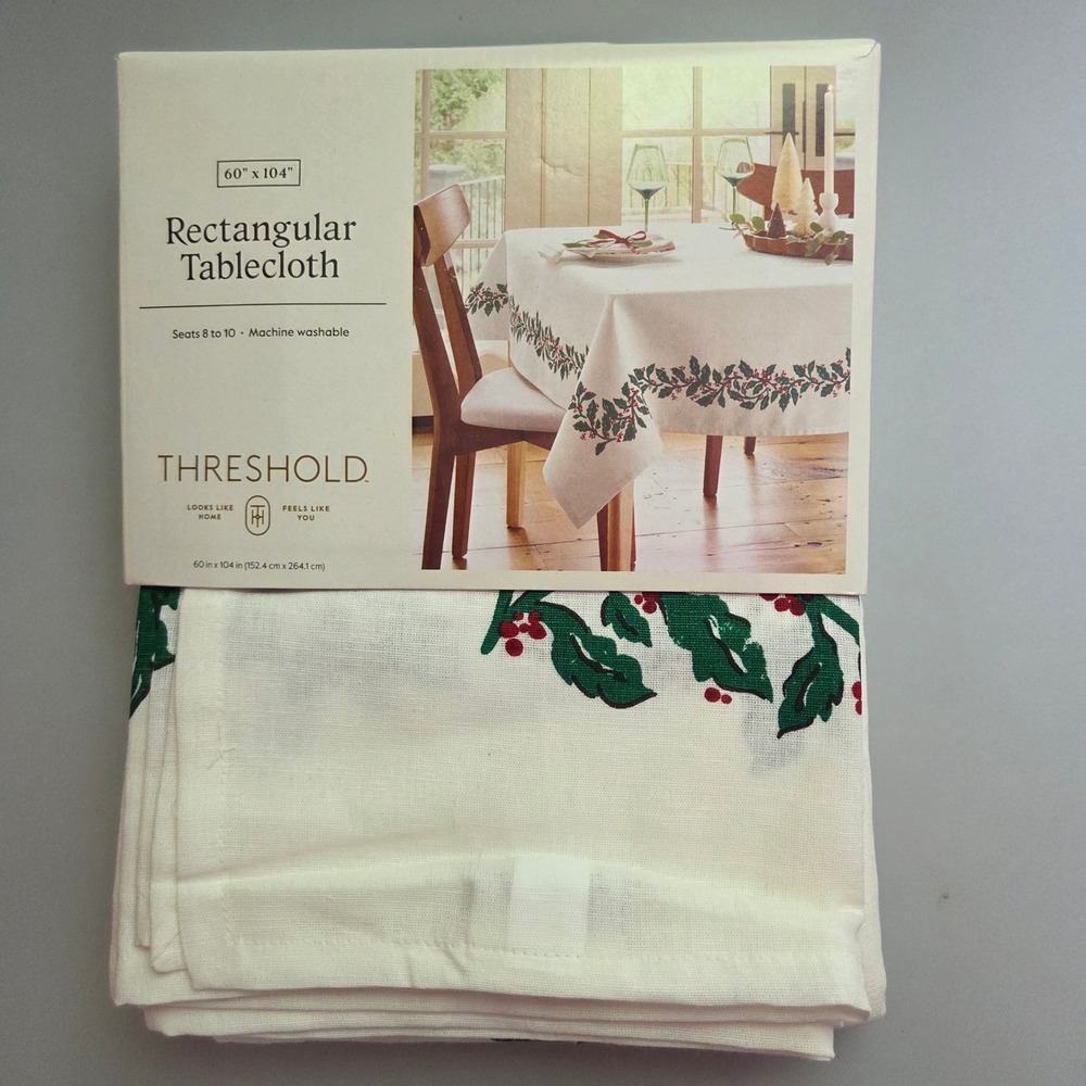 Threshold Christmas Holly Rectangular Tablecloth 60x104 White Red Green Cotton
